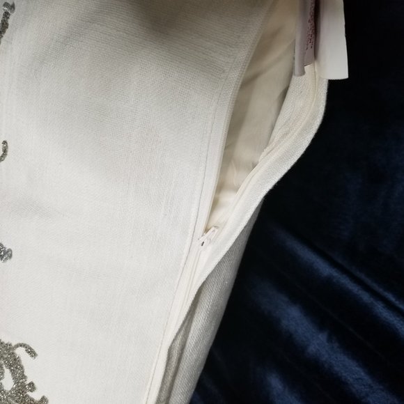 Decorative pillow - Picture 7 of 7